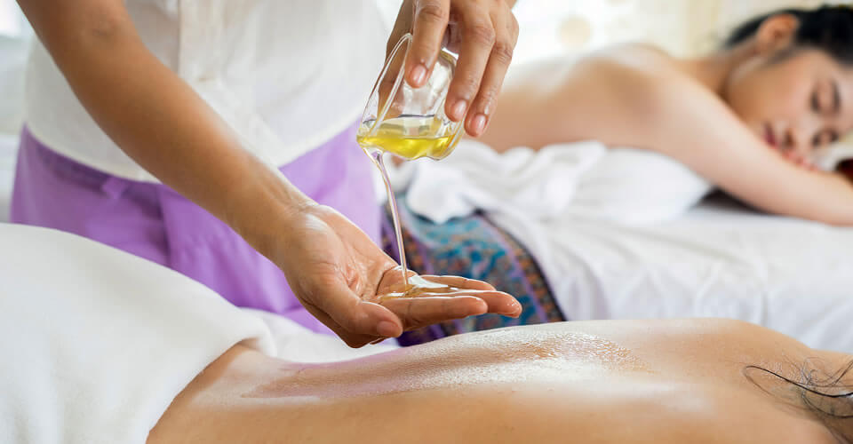 Aromaterapia: 05 formas de usar óleos essenciais