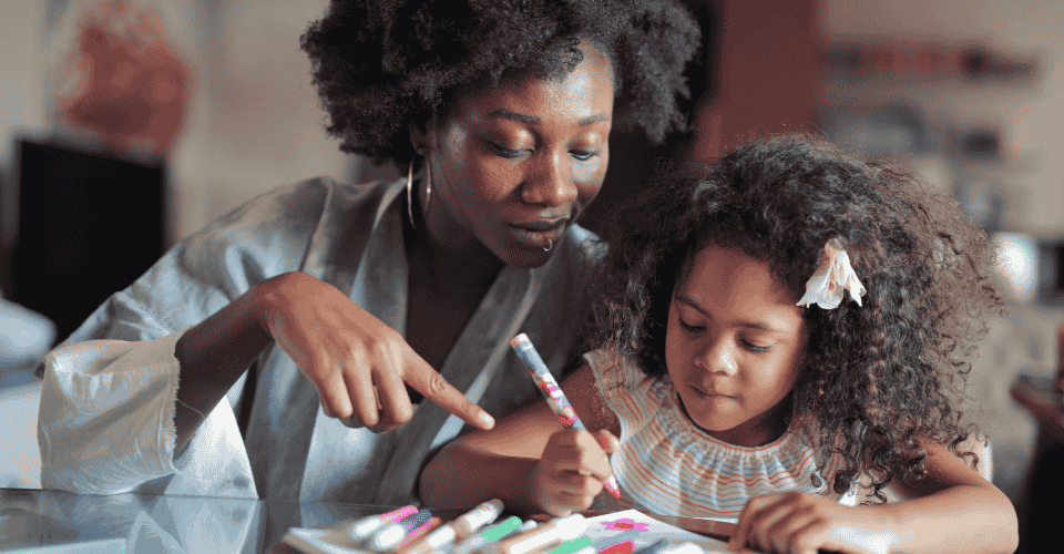 Volta às aulas: como mães e filhos podem viver esse recomeço com equilíbrio